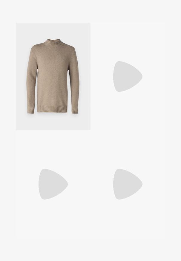 Maglione beige a maglia con superficie testurizzata, colletto e polsini a coste. Presenta maniche lunghe e orlo dritto per un design classico.; Camicia bianca in cotone a maniche lunghe con scollatura rotonda, spacchi laterali in fondo e una texture liscia, mostrata da dietro.; Jeans in denim blu chiaro con design a gamba dritta, cinque tasche, chiusura con bottone, leggero sbiadimento e dettagli di cucitura a contrasto.; Sneaker bianco con tomaia in pelle liscia e profilo basso. Presenta una punta arrotondata, sei occhielli e una suola in gomma testurizzata.