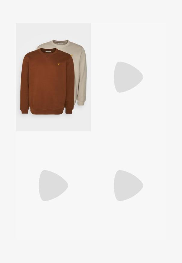 Pier One 2 PACK - Sweatshirt - tan/brown; Brune bukser med rett ben, med flat front, beltehemper og en glatt tekstur. Enkelt design uten mønstre eller detaljer.; Svarte skinnloafers med rund tå, enkel å ta på, og tykk gummisåle med teksturert grep. Hevet hæl og subtile broderingsdetaljer.; Skilpadde-solbriller med mørke grå linser, firkantet form, gullmetall-aksenter og slanke stenger med distinkte striper.