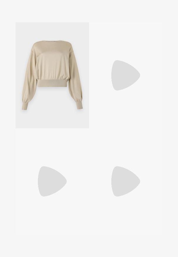 Sweatshirt beige court avec de longues manches ballons ; texture lisse ; ourlet et poignets côtelés ; design minimaliste, encolure ras du cou.; Pantalons larges de couleur bleu clair en denim avec une taille élastique. Texture lisse sans motifs ni embellissements visibles.; Sandale en cuir marron avec un design à fines lanières, dotée d'une boucle dorée et d'une semelle noire plate avec un bord en zigzag.; Sac à main en cuir noir avec un design structuré, featuring une forme cropped, une poignée supérieure et des accents en matériel doré. Bandoulière réglable incluse.