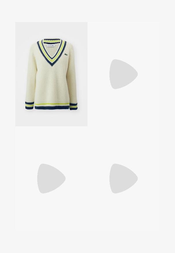 Cremfarbener Strickpullover mit V-Ausschnitt, der navyblaue, limettengrüne und weiße Streifen aufweist. Mit kleinem Lacoste-Logo auf der Brust.; Weißes ärmelloses Kleid mit einem taillierten Oberteil und einem ausladenden Rock, versehen mit schwarzer Blumenstickerei auf der linken Seite. Glatte Stoffstruktur.; Schwarze High Heels Sandalen mit offener Zehe, dünnen Riemen und Knöchelverschluss. Glatte Ledertextur mit spitzem Zehendesign.; Schwarze, oversized Sonnenbrillen mit ovalen Gläsern, glattem Kunststoffrahmen und goldenen Akzenten an den Bügeln. Die dunklen Gläser bieten Sonnenschutz.; Beige Handtasche aus weichem Stoff, mit einem gerafften Oberteil, runder Griffe und einem abnehmbaren Tragegurt. Glatte Textur mit minimalem Metallzubehör.; Roségold rechteckige Uhr mit einem Metallarmband, Edelsteinakzenten auf der Lünette und einem weißen Zifferblatt mit schwarzen Markierungen und Zeigern.