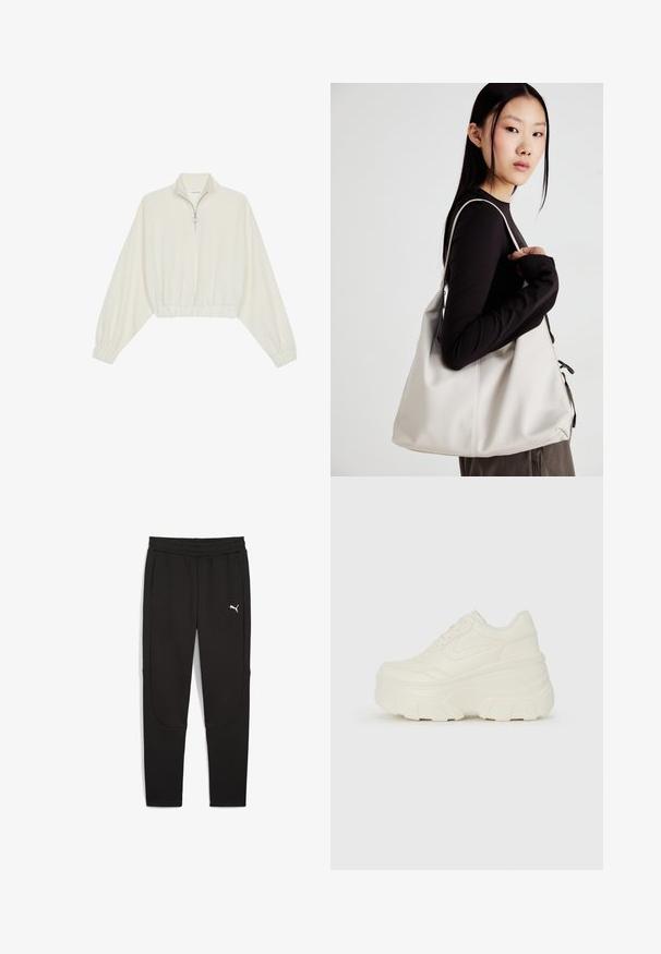 Geknipt pullover in crèmekleurige stof, met een hoge kraag, halve rits, elastische zoom en manchetten, met een soepele textuur en minimalistisch ontwerp.; Zwarte sweatpants van gladde stof, met een aansluitend ontwerp, elastische tailleband en wit logo. Inclusief zijzakken.; Witte platform sneakers met een gladde leren bovenkant, afgeronde vorm, gewatteerde kraag en een gestructureerde rubberen zool met duidelijke profiel.; Beige handtas gemaakt van zacht materiaal, met een slonzig ontwerp, gestikte details en twee schouderbanden. Geschikt voor dagelijks gebruik.