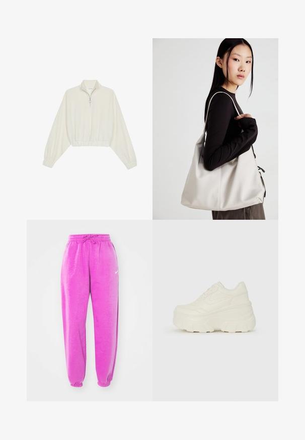 Avkortad tröja i krämfärgad tyg, med hög krage, halvdragkedja, elastisk nederkant och ärmar, med en slät yta och minimalistisk design.; Nike Sportswear PANT - Träningsbyxor - hot fuchsia; Vita plattformssneakers med en slät läderliknande överdel, rundad form, vadderad krage och texturerad gummisula med definierade mönster.; Beige handväska tillverkad av mjukt material, med en avslappnad design, sydda detaljer och två axelremmar. Lämplig för dagligt bruk.
