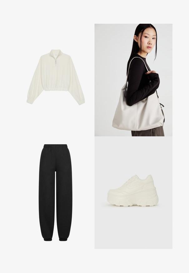 Kort genser i kremfarget stoff, med høy krage, halv glidelås, elastisk nederste kant og mansjetter, med en glatt tekstur og minimalistisk design.; Sorte joggebukser med avslappet passform, elastisk midje og avsmalnende mansjetter. Laget av et mykt, glatt stoff uten synlige mønstre.; Hvite plattformsnickers med en glatt læraktig overdel, avrundet form, polstret krage og teksturert gummisåle med tydelige dekk.; Beige håndveske laget av mykt materiale, med en slapp design, sydd detaljer og to skulderstropper. Passer for daglig bruk.