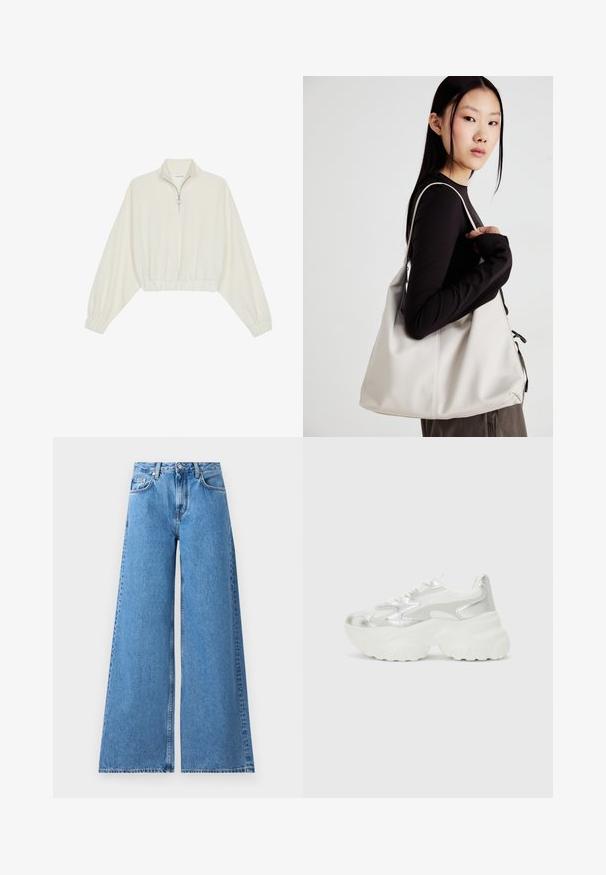 Zkrácený svetr z krémové látky, který má vysoký límec, poloviční zip, elastický spodní lem a manžety, hladkou texturu a minimalistický design.; Široké modré džíny s vysokým pasem, s klasickým pětipocket designem a švy podél stran pro dodatečný detail.; Stříbrné tenisky s texturovaným síťovým svrškem a iridescentními akcenty, s robustní bílou podrážkou a šněrováním.; Beige kabelka vyrobená z měkkého materiálu, s volným designem, prošívanými detaily a dvěma ramenními popruhy. Vhodná pro každodenní použití.