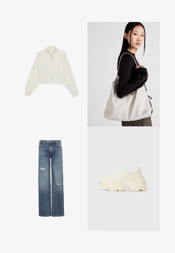 Pullover accorciato in tessuto crema, con colletto alto, chiusura a zip parziale, orlo e polsini elasticizzati, dalla texture liscia e design minimal.; Jeans a gamba larga in denim blu medio, con dettagli strappati e logori, un classico design a cinque tasche e una vita con passanti per la cintura.; Sneakers bianchi chunky realizzati in mesh testurizzato e materiali sintetici, dotati di una suola spessa e dettagli con motivi intricati lungo i lati.; Borsa a mano beige realizzata in materiale morbido, caratterizzata da un design morbido, dettagli cuciti e due manici. Adatta per l'uso quotidiano.