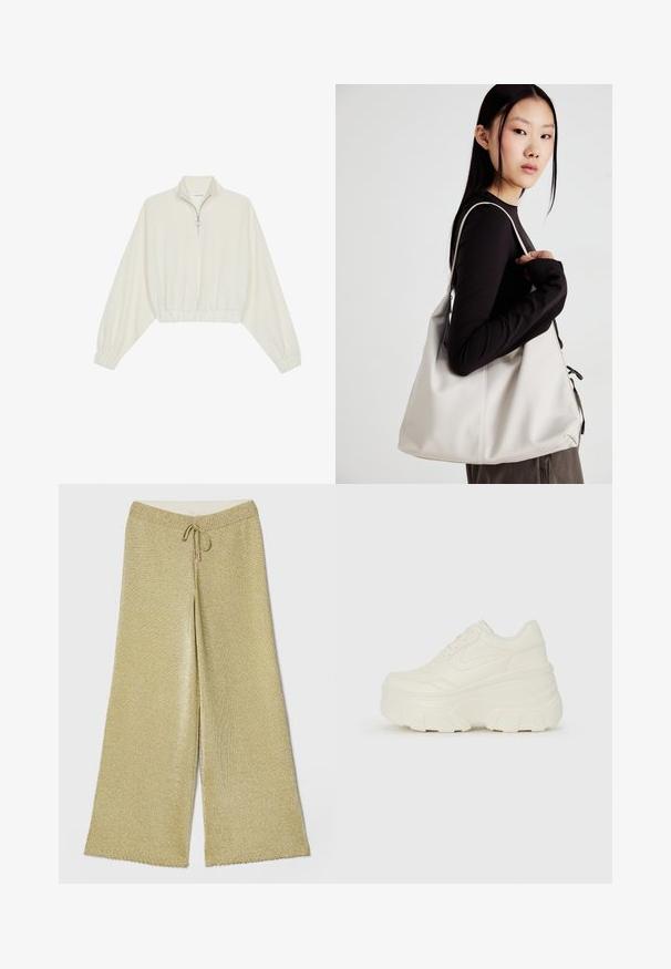 Pullover accorciato in tessuto crema, con colletto alto, chiusura a zip parziale, orlo e polsini elasticizzati, dalla texture liscia e design minimal.; Pantaloni palazzo metallici oro con vita elastica e lacci. Presentano una texture morbida e un dettaglio a orlo scallop.; Sneakers bianchi con piattaforma, caratterizzati da una parte superiore simile alla pelle liscia, forma arrotondata, collo imbottito e suola in gomma testurizzata con scanalature ben definite.; Borsa a mano beige realizzata in materiale morbido, caratterizzata da un design morbido, dettagli cuciti e due manici. Adatta per l'uso quotidiano.