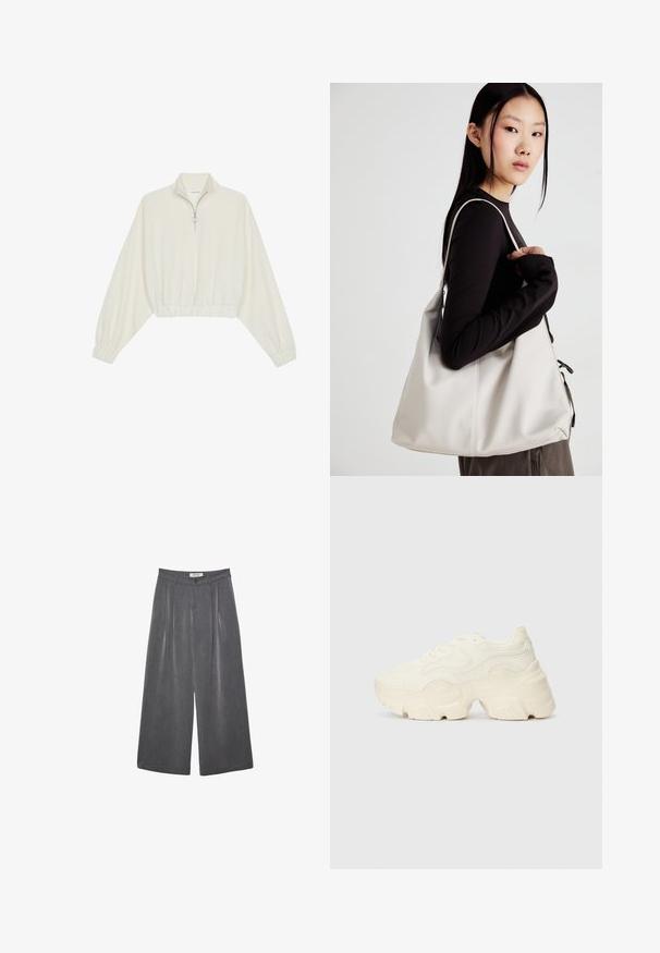 Gerippter Pullover aus cremefarbener Baumwolle mit hohem Kragen, halbem Reißverschluss, elastischen Säumen und Bündchen, glatter Textur und minimalistischem Design.; Faltenhose mit weitem Bein aus einem dunkelgrauen Stoff mit subtiler Textur. Verfügt über einen Knopfverschluss und ein klassisches Design des Bunds.; Flockige weiße Sneaker aus strukturiertem Mesh und synthetischen Materialien, mit einer dicken Sohle und komplizierten Mustern entlang der Seiten.; Beige Handtasche aus weichem Material, mit einem lässigen Design, gesteppten Details und zwei Schulterriemen. Geeignet für den täglichen Gebrauch.