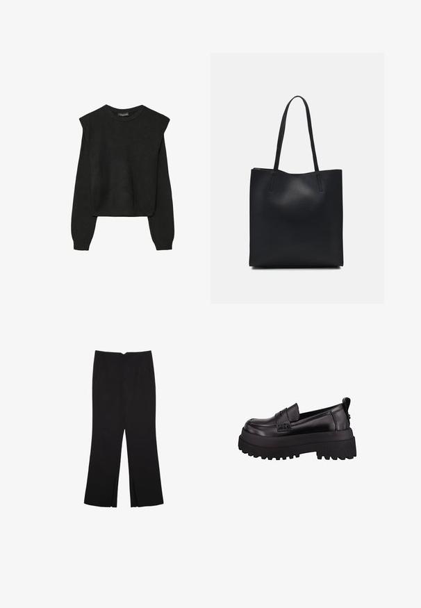 Czarny, długi sweter z dzianiny z poduszkami na ramionach oraz prążkowanymi mankietami i dołem, pokazany na białym tle.; Czarne spodnie o prostym kroju, z przednimi kieszeniami i bocznymi rozcięciami na dole. Wykonane z miękkiego, gładkiego materiału. Odpowiednie na różne okazje.; Czarne lakierowane skórzane mokasyny z grubą, teksturowaną gumową podeszwą, z przeszyciem z przodu oraz małym uchwytem na pięcie.; Czarna skórzana torba tote o gładkiej fakturze, prostokątnym kształcie i dwóch długich uchwytach. Brak widocznych elementów metalowych i ozdób.