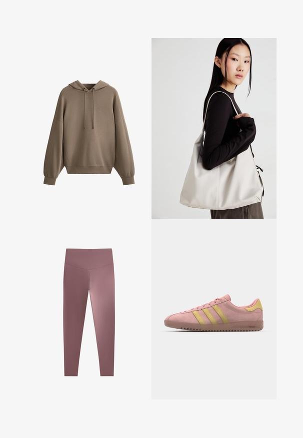 Hanorac maro dintr-un material moale, cu glugă reglabilă, umeri lăsați, detalii ribbate pe mâneci și o croială lejeră.; Leggings cu talie înaltă, strânse pe corp, de culoare mauve discret, realizate dintr-un material neted și elastic. Design fără cusături, fără elemente vizibile.; Tenisi roz din suède cu trei dungi galbene, vârf rotunjit și talpă din cauciuc texturat. Design de profil redus cu un guler căptușit.; Geantă bej din material moale, cu un design lejer, detalii cusute și două bretele pentru umăr. Potrivită pentru utilizarea zilnică.
