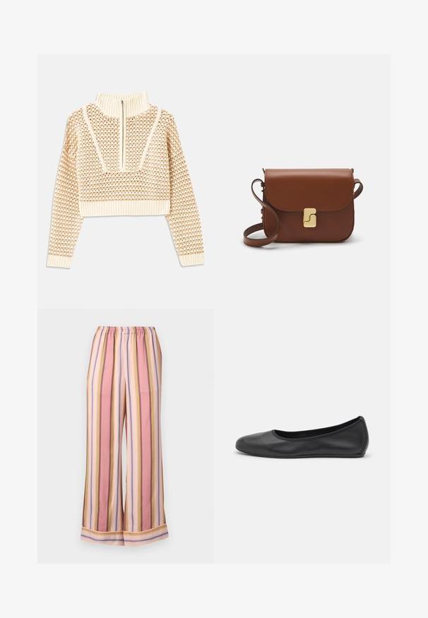 Svetlo béžový skrátený sveter so zipsovým vysokým golierom, s textúrovaným vzorom a rebrovanými manžetami a spodným lemom. Kombinuje pletené a tkané materiály.; Prúžkové pyžamové nohavice s elastickým pásom, širokými nohavicami a striedajúcimi sa prúžkami v ružovej, levandulovej a žltej farbe s hladkou textúrou.; Čierne kožené baleríny s okrúhlou špičkou, hladkým povrchom, minimálnym prešívaním a flexibilným dizajnom podrážky.; Hnedá kožená kabelka s klopou, zlatými kovovými prvkami, ramenným popruhom a hladkým povrchom. Kompaktný obdĺžnikový tvar.