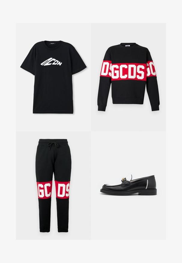 Felpa nera con una ampia fascia rossa con grandi lettere bianche "DSGDCS" sul petto. Collo rotondo classico e polsini a costine.; T-shirt nera in cotone con un design del logo bianco caratterizzato da forme angolari e testo, scollo a girocollo e maniche corte.; Pantaloni della tuta neri con toppe rosse sui ginocchi, caratterizzati da grandi lettere bianche "GCDS", vita elastica con cordoncino e polsini elastici affusolati.; Mocassino in pelle nera con punta arrotondata, accenti bianchi e dettagli in oro sulla parte anteriore. Presenta un patch testurizzato e un tacco impilato.