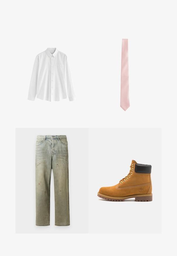 Crème-kleurige trui met lange mouwen, ribbelboord aan de mouwen en onderaan, lichte gebreide textuur, met kleine versleten details op de schouders.; Witte longsleeve shirt van katoen met een button-down kraag, een enkele borstzak en een ontspannen pasvorm. Bevat kleine knopen aan de voorkant.; Verweerde denim jeans in lichtgroen, met een rechte pijp, vijf-pocket ontwerp en ongelijkmatige vervaging met verfspatten.; Tan suède enkelboot met zwart gevoerd kraagje, gouden metalen oogjes, witte stikdetails en een robuuste rubberen zool met uitgesproken profiel.; Lichtroze stropdas met een gladde, satijnachtige afwerking en subtiel diagonaal ribbelpatroon; taps toelopende punt en uniforme breedte over de gehele lengte.