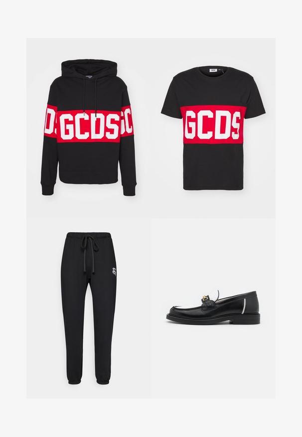 Schwarzer Hoodie mit einem großen roten Band, das weiße Blockbuchstaben zeigt. Enthält eine Kapuze mit Kordelzug und gerippte Bündchen. Material aus Baumwollmischung.; GCDS BAND LOGO REGULAR - T-Shirt print - black; Schwarze Sweatpants mit Kordelzug, elastischen Bündchen und kleinem weißen Grafiklogo oberhalb des linken Oberschenkels.; Schwarze Lederloafers mit runder Zehenpartie, weißen Akzenten und goldenen Beschlägen auf dem Vorderblatt. Verfügt über ein strukturiertes Patch und einen gestapelten Absatz.