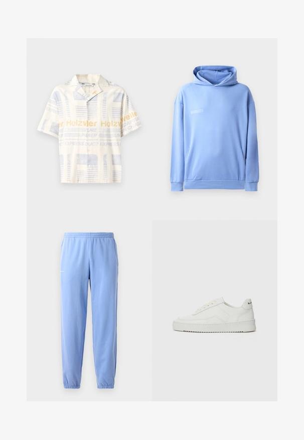 Felpa leggera blu chiaro realizzata in tessuto morbido, con tasca a marsupio, cappuccio regolabile con cordino e minimale dettaglio testuale sul davanti.; Camicia a maniche corte con bottoni di colore beige chiaro, ornata da una stampa grafica blu e gialla, caratterizzata da motivi testuali e un design dalla vestibilità rilassata.; Pantaloni tuta azzurri chiari con vita elastica, polsini alle caviglie e tasche laterali. Presenta un piccolo logo stampato vicino all'anca.; Sneaker in pelle bianca con una finitura liscia, punta rotonda, lacci piatti e suola testurizzata. Presenta un logo discreto sul tallone.