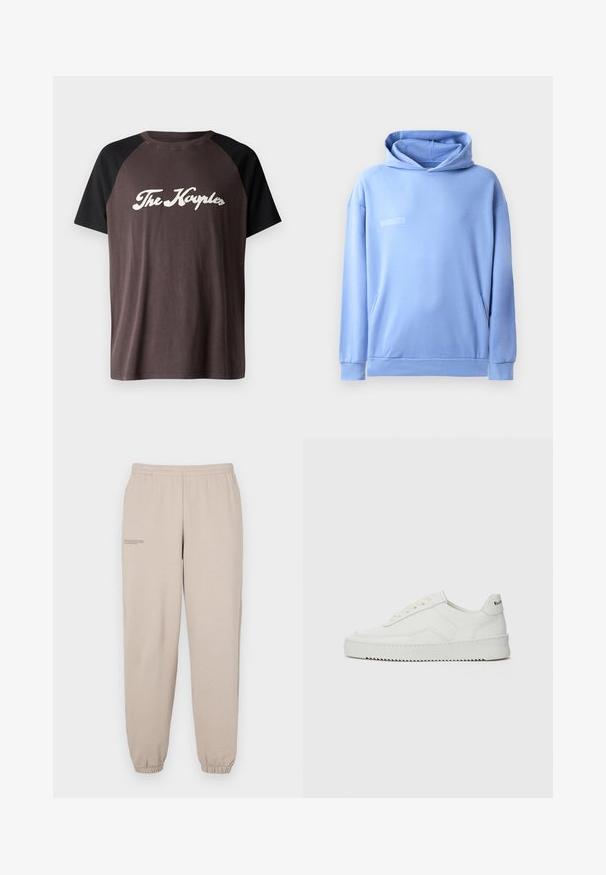 Lysblå hoodie lavet af blødt stof, med en kængurulomme, en snoretrækshætte og minimal tekstdetalje på forsiden.; Brun og sort raglan t-shirt med rund halsudskæring, der har teksten "The Kayples" i hvid kursiv over brystet. Blød tekstur.; Beige sweatpants lavet af blødt stof, med elastisk talje og manchetter, samt en lille trykt tekstdetalje på venstre ben.; Hvide lædersneakers med en glat overflade, rund tå, flade snørebånd og en tekstureret sål. Har et diskret logo på hælen.