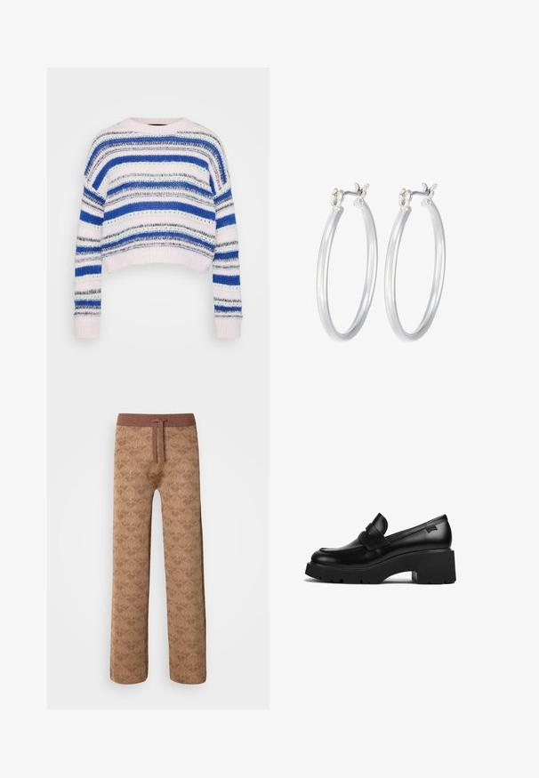 Prúžkovaný pulóver v modrej, bielej a šedej farbe s krátkym strihom; má rebrované manžety a lem; vyrobený z mäkkej pleteniny.; Hnedé vzorované tepláky s textúrovanou tkaninou, elastickým pásom s ajustážou a voľným strihom.; Čierne kožené mokasíny s hrubým podpätkom a hrubou podrážkou, so strapcom na vrchu, zobrazené z boku na bielom pozadí.; Strieborné kruhové náušnice s hladkým, lesklým povrchom. Kolový tvar a bezpečné klikanie na uzatváranie. Ľahký dizajn vhodný na každodenné nosenie.