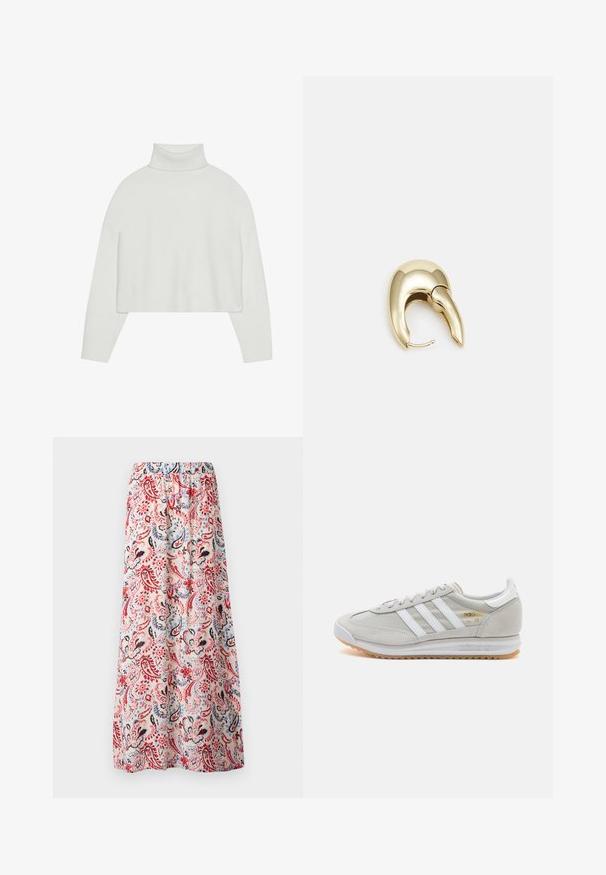 Witte korte turtleneck trui met geribbelde cuffs en zoom. Zachte textuur, wijde mouwen en naadloos ontwerp op de rug.; Florale maxi rok, elastische tailleband, met een meerkleurig paisleypatroon met rode, blauwe en zwarte accenten op een lichte achtergrond.; Lichtgrijze sneaker van suede en mesh, met drie witte strepen, ronde neus en een gumrubberen zool. Gouden logo-accent bij de veters.; Gouden metalen oorbel met een slank, gebogen ontwerp. Beschikt over een kenmerkende puntige vorm, gepolijste oppervlakte en scharnier sluiting.