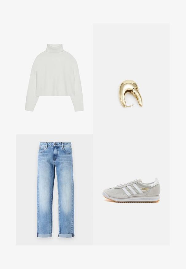 Bílý zkrácený rolákový svetr s žebrovanými manžetami a lemem. Měkká textura, široké rukávy a bezšvový design na zádech.; Světle modré džíny z džínoviny s ohrnutými nohavicemi, předním knoflíkem a zipem, a klasickým pětipocket designem na bílém pozadí.; Světlé šedé tenisky vyrobené z semiše a síťoviny, se třemi bílými pruhy, kulatou špičkou a gumovou podrážkou. Zlatý logo akcent u šněrování.; Náušnice ve zlatém tónu z kovu s elegantním zakřiveným designem. Vyznačují se jedinečným špičatým tvarem, lesklým povrchem a závěsem na kloub.