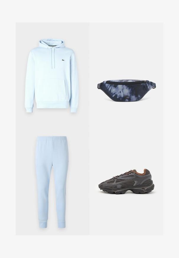 Sudadera de color azul claro hecha de tejido suave, que cuenta con un bolsillo canguro, cordones y un pequeño logotipo verde en el área del lado izquierdo del pecho.; Pantalones de chándal azul claro hechos de tela suave, con una cinturilla elástica y puños ajustados. Sin patrones visibles ni acentos de hardware.; Zapatillas Lacoste en gris oscuro con material de malla y sintético, que cuentan con una suela texturizada y detalles en marrón en el cuello y la marca.; Riñonera en estampado de tie-dye azul oscuro con cremallera en la parte superior, material texturizado y un detalle de logotipo prominente en la parte frontal.
