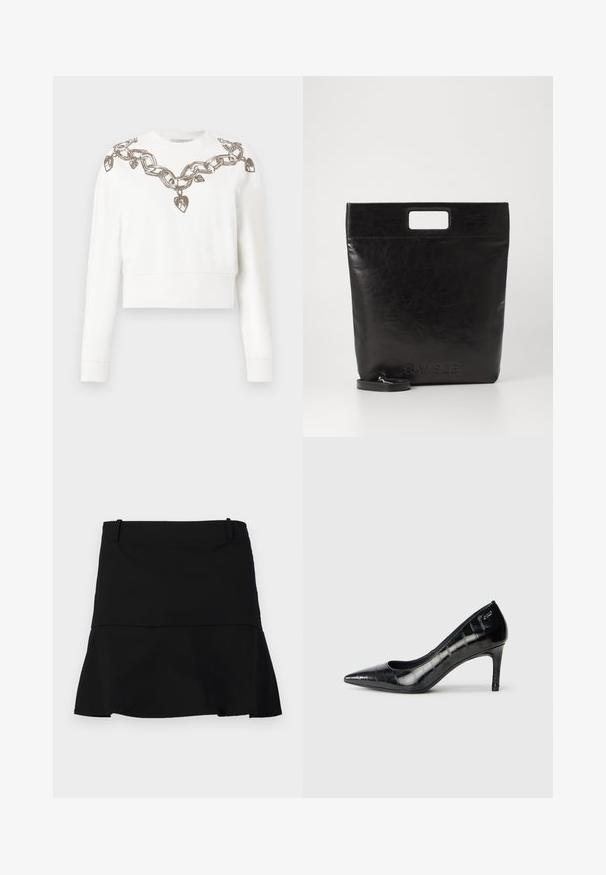 Sudadera blanca corta con mangas largas, que presenta un patrón de cadenas y corazones en hilo metálico a lo largo del escote y los hombros.; Falda corta negra con un ligero vuelo en el dobladillo y pasadores en la cintura sobre un fondo blanco.; Zapatos de tacón alto negros de punta afilada con un acabado brillante y un sutil patrón texturado. Cuentan con un tacón moderado y un diseño de escote abierto.; Bolsa tote de cuero negro con un asa cuadrada, que presenta un acabado texturizado y un logo en relieve. Incluye una correa desmontable.