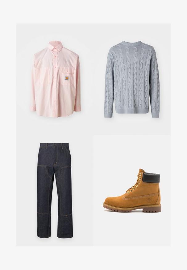 Jasnoniebieski sweter z dzianiny z wzorem w warkocze, z długimi rękawami i okrągłym dekoltem. Prążkowane mankiety i dół dodają faktury i struktury.; Jasnoróżowa koszula z długim rękawem, zapinana na guziki, z dwiema kieszeniami na piersi i metką z logo. Wykonana z bawełny, z klasycznym kołnierzykiem.; Ciemne spodnie dżinsowe o luźnym kroju, z żółtym przeszyciem, przednimi kieszeniami i charakterystycznym wzorem szwów.; Beżowe zamszowe botki sięgające kostki z czarną wyściełaną krawędzią, złotymi oczkami, białymi detalami szycia oraz wytrzymałą gumową podeszwą z wyraźnym bieżnikiem.