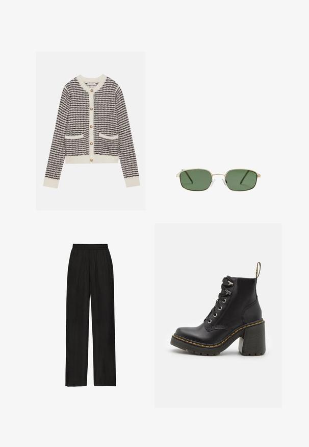 Gebreide cardigan in crème en marineblauw met horizontale strepen, voorzien van ronde parelknoopjes en twee voorzakken. Ribbelmanchetten.; Zwarte, brede broek van lichtgewicht stof met een elastische tailleband en geplooide details. Geen zakken of andere versieringen.; Zwarte leren enkelboot met een dikke hoge hak, vetersluiting aan de voorkant, metalen oogjes en gele stiksels langs de zool. Getextureerde rubberen zool.; Zonnebril met een gouden metalen frame, groene lenzen, rechthoekige vorm en heldere kunststof neussteunen. Dunne, slanke pootjes met een minimalistisch ontwerp.