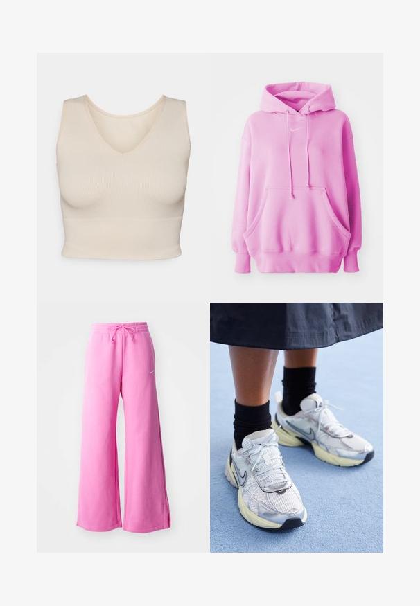 Lyserød hoodie med snortræk til hætten, forlomme og ribbede manchetter. Har et lille hvidt Nike-logo på brystet. Blødt bomuldsmateriale.; Lyse beige ribbet cami med v-udskæring, tætsiddende form, brede stropper og en sømløs kant, lavet af et blødt, strækbart stof.; Lyserøde bredbenede sweatpants lavet af blød bomuld, med en snor i taljen og et lille hvidt logo foran.; Hvide og sølv Nike sneakers med mesh-stof, reflekterende detaljer og en beige sål. Bæres med sorte sokker og står på en blå overflade.