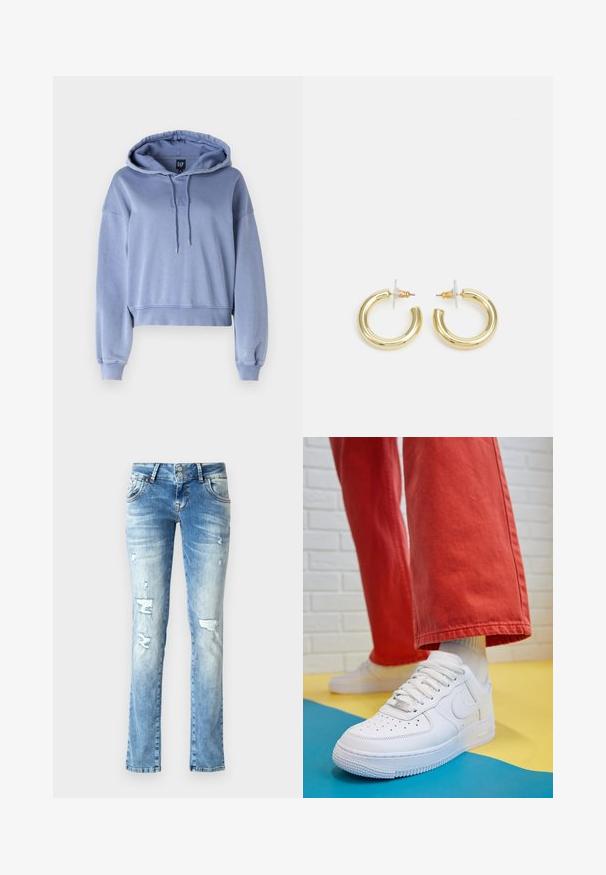 GAP ABBREV HOOD - Felpa - larkspur wash; Jeans in denim blu chiaro con una vestibilità rilassata, caratterizzati da dettagli strappati, una chiusura con bottoni a due pulsanti e gamba dritta.; Sneaker bianco in pelle con punta perforata, suola testurizzata e lacci bianchi, abbinati a pantaloni rossi larghi e uno sfondo blu e giallo.; Orecchini a cerchio in oro con una finitura liscia e lucida. Design circolare con un piccolo perno e una chiusura trasparente per un indosso sicuro.