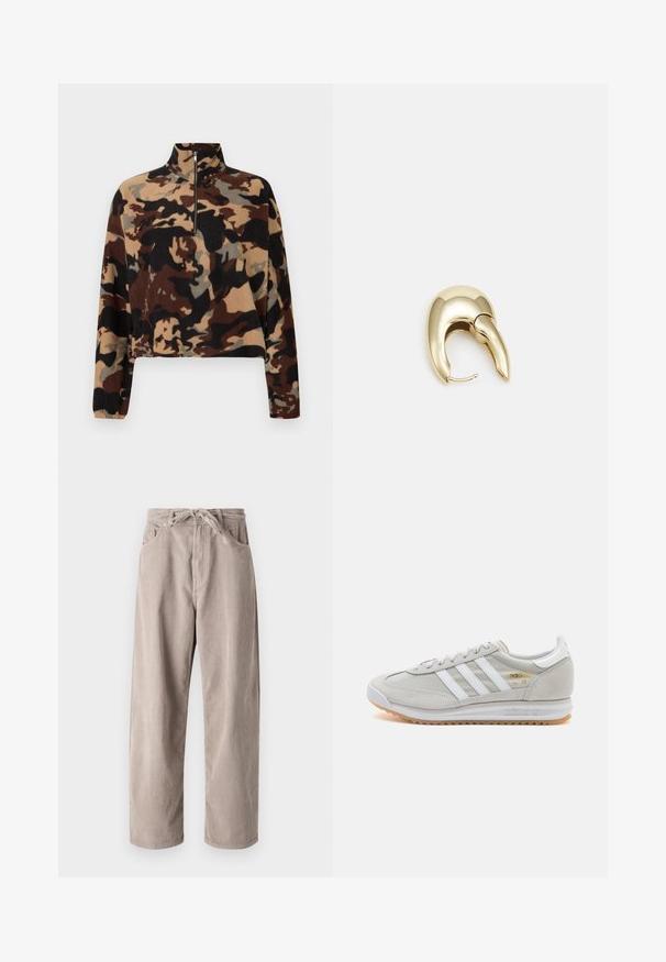 Sudadera de forro polar de manga larga con un patrón de camuflaje en marrón, negro y beige, que presenta un cuello con media cremallera y puños elásticos.; Pantalones de pana beige de corte holgado, con cinturilla ajustable, dos bolsillos frontales y textura de canalé vertical.; Zapatilla de color gris claro hecha de ante y malla, con tres franjas blancas, punta redonda y suela de goma. Acento en logo dorado cerca de los cordones.; Pendiente de metal en tono dorado con un diseño elegante y curvado. Presenta una forma puntiaguda distintiva, superficie pulida y cierre de bisagra.