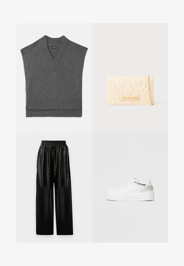 Grauer ärmelloser Pullover mit V-Ausschnitt, geripptem Kragen und Saum. Weiche Stricktextur mit einem dezenten Logo-Detail nahe dem Saum.; Schwarze Leder-Hosen mit weitem Bein und elastischem Bund, ausgestattet mit zwei Seiten Taschen und einer glatten, glänzenden Oberfläche.; Weiße Sneaker mit einem glatten Lederoberteil, einer dicken weißen Sohle und einem dekorativen Strassakzent an der Ferse mit "LOVE MOSCHINO"-Marke.; Cremfarbige, gesteppten Leder-Crossbody-Tasche mit goldener Kettenriemen und goldener "LOVE MOSCHINO"-Logo-Plakette auf der Vorderklappe.