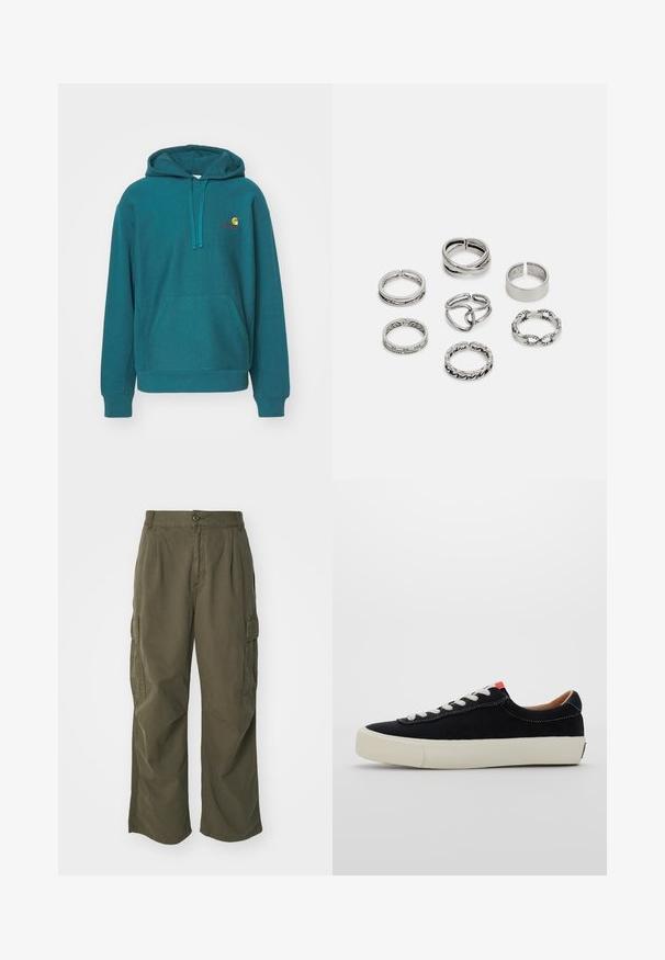 Sweatshirt verde-água com um bolso frontal, capuz com cordão e logótipo bordado em amarelo e vermelho. Feito de tecido macio e texturizado.; Calças cargo em verde oliva, feitas de algodão, com um design de perna larga, pregas e bolsos laterais para utilidade.; Sapatilhas de tecido preto com atacadores brancos, sola de borracha bege e detalhe em vermelho no calcanhar. Bico arredondado e mínimo detalhe de costura.; Conjunto de sete anéis de prata com vários designs, incluindo padrões torcidos, entrelaçados e gravados. Diferentes formas e larguras.