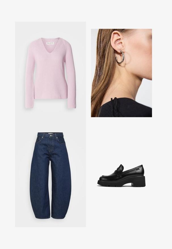 Pulover tricotat de culoare roz deschis, cu decolteu în V, mâneci lungi și textură ribbă. Prezentă o croială lejeră și un design simplu, fără cusături.; Blugi din denim de culoare albastru închis, cu talie înaltă și picioare late, cu închidere frontală cu nasture și fermoar, și design clasic cu cinci buzunare.; Loafer din piele neagră cu toc gros, având o talpă groasă și un detaliu cu curea în partea de sus, prezentat din lateral pe un fundal alb.; Cercel din argint cu un finisaj polișat, având detalii mici din aur și o formă rotundă, purtat pe lobul urechii.