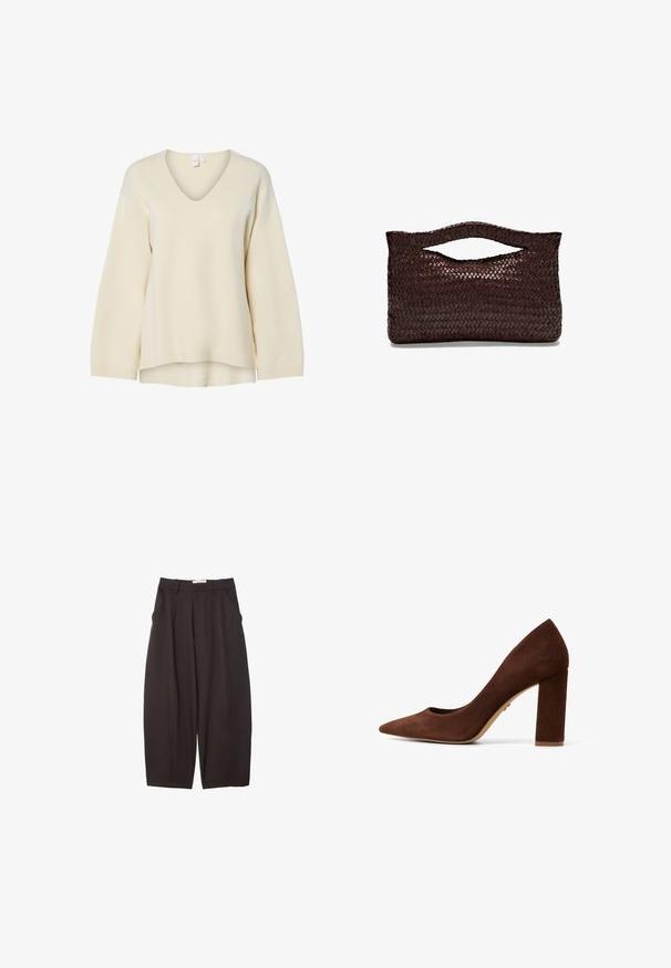 V-Ausschnitt Creme Pullover mit langen Ärmeln, gerippten Bündchen und lockerer Passform. Glatte Textur und seitliche Schlitze am Saum für eine bequeme Silhouette.; Schwarze weit geschnittene Hosen aus einem glatten Stoff, mit hoher Taille, Frontfalten und Seitentaschen. Schlichtes Design ohne Verzierungen.; Braune Wildleder-Pumps mit spitzer Zehe und breitem Blockabsatz. Glatte Oberfläche und minimalistisches Design. Keine sichtbaren Beschläge oder Muster.; Braune geflochtene Lederhandtasche mit einem abgerundeten Obergriff und einer offenen Silhouette, die eine strukturierte Oberfläche und ein schlankes, minimalistisches Design aufweist.