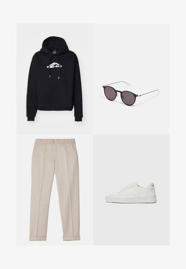 Felpa nera corta realizzata in tessuto morbido, con cappuccio regolabile e un logo bianco sul petto, dotata di polsini e orlo a coste.; Filippa K TERRY CROPPED TROUSERS - Pantaloni - sage melange; Sneaker in pelle bianca con una finitura liscia, punta rotonda, lacci piatti e suola testurizzata. Presenta un logo discreto sul tallone.; Occhiali da sole neri rotondi con lenti scure e sottili bracci in metallo. Include punte trasparenti e accenti argentati alla cerniera. Design minimalista.