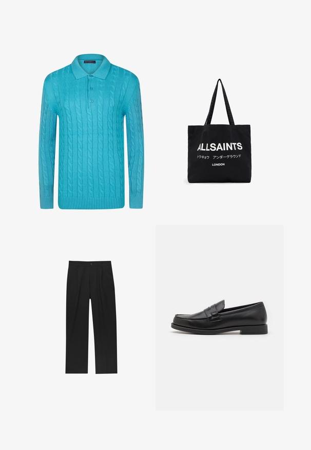 Turkusowy sweter z dzianiny z wzorem w warkocze, ściągacze przy mankietach i u dołu oraz klasyczny kołnierzyk polo z dwoma guzikami.; Czarne spodnie o prostym kroju, wykonane z gładkiego materiału. Posiadają zakładki z przodu i pojedyncze zapięcie na guziki w pasie.; Czarne skórzane mokasyny o eleganckim fasonie, z okrągłym noskiem, przeszyciami oraz niskim obcasem w kształcie bloku. Gładka faktura i minimalne akcenty.; Czarna torba na ramię z płótna z wyraźnym białym napisem "ALLSAINTS" oraz mniejszym tekstem w języku japońskim i napisem "LONDYN" na dole. Dwie długie uchwyty.