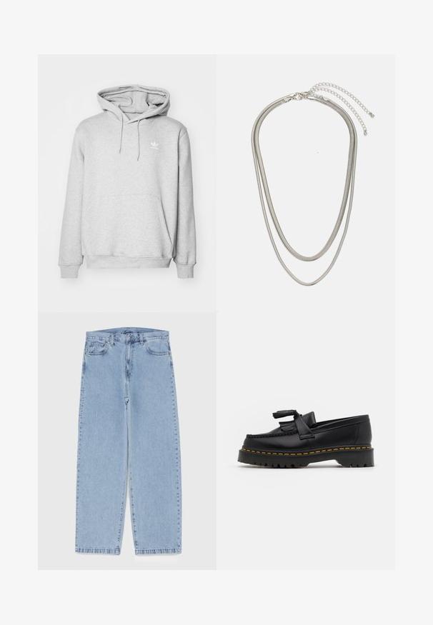 Šedá mikina s klokaní kapsou, nastavitelnou kapucí se šňůrkou a malým bílým logem na hrudi. Vyrobena z měkkého, strukturovaného materiálu.; Světle modré džíny s rovnými nohavicemi, středním pasem, pěti kapsami a zapínáním na knoflík a zip.; Černé kožené mokasíny s třásněmi, se silnou černou podrážkou a žlutým prošíváním podél okraje. Texturovaný povrch.; Vícevrstvý stříbrný kovový náhrdelník s elegantními, flexibilními řetízky s jemným leskem, zabezpečený karabinkou a nastavitelným řetízkem.