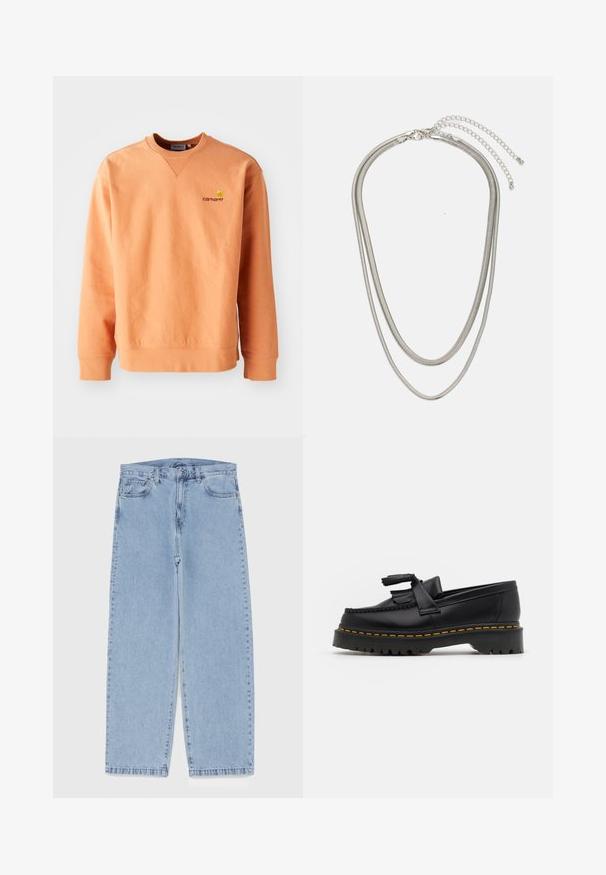 Narandžasta dukserica s dugim rukavima i okruglim izrezom. Rebrasti manžeti i rub, s malim žutim Carhartt logom na prsima. Mekani materijal.; Svijetloplave traperice s ravnim nogavicama, sa srednjim strukom, pet džepova i zatvaranjem na dugme i patentni zatvarač.; Crna kožna loaferica s resicama, koja ima čvrst crni potplat i žute šavove duž ruba. Teksturirana završna obrada.; Necklace od tri sloja srebrnog metala s elegantnim, fleksibilnim lančićima blagog sjaja, zatvoren s karabinera i prilagodljivim lančićem.