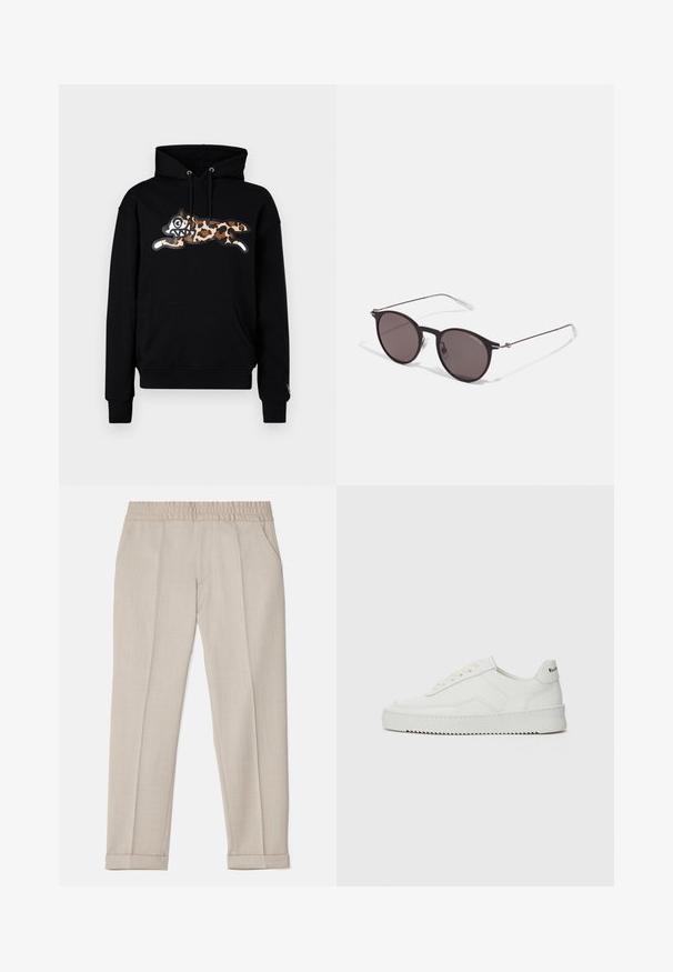 Sweatshirt à capuche noire avec un motif léopard et un visage de dessin animé exagéré, poche avant, et capuche avec cordon de serrage.; Filippa K TERRY CROPPED TROUSERS - Pantalon classique - sage melange; Baskets en cuir blanc avec une finition lisse, bout arrondi, lacets plats et semelle texturée. Présente un logo discret sur le talon.; Lunettes de soleil noires rondes avec verres sombres et branches en métal fines. Comprend des embouts transparents et des accents argentés au niveau de la charnière. Design minimaliste.