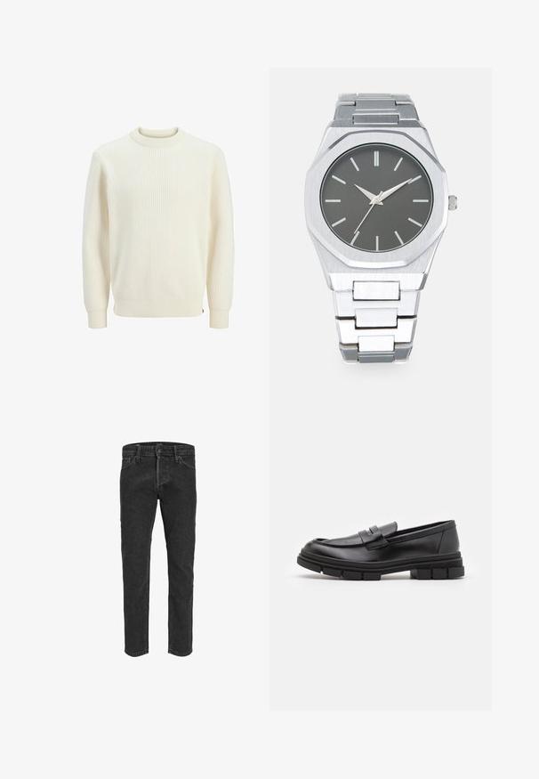 Kremowy sweter w prążki z okrągłym dekoltem, długimi rękawami i elastycznymi mankietami. Tkanina wydaje się być teksturowana i lekko rozciągliwa.; Czarne dżinsy o prostym kroju nogawki, z pięcioma kieszeniami i przeszyciami na pasek, charakteryzujące się lekko przetartą fakturą i kontrastowym przeszyciem.; Czarne skórzane mokasyny o gładkim wykończeniu, z paskiem na przodzie i masywną gumową podeszwą z rowkowaniem.; Srebrny zegarek analogowy z ośmiokątną kopertą, szarym cyferblatem, srebrnymi znacznikami godzinowymi oraz bransoletą z ogniw ze stali nierdzewnej. Minimalistyczny design o gładkiej fakturze.