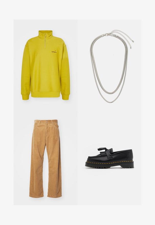 Žlutý svetr z fleece s polo zipem, žebrovanými manžetami a vyšitým logem na levé hrudi. Hladká textura.; Bavlněné široké kalhoty z kordu v odstínu tan. Mají texturované, vertikální pruhy, standardní pas a dvě přední kapsy.; Černé kožené mokasíny s třásněmi, se silnou černou podrážkou a žlutým prošíváním podél okraje. Texturovaný povrch.; Vícevrstvý stříbrný kovový náhrdelník s elegantními, flexibilními řetízky s jemným leskem, zabezpečený karabinkou a nastavitelným řetízkem.