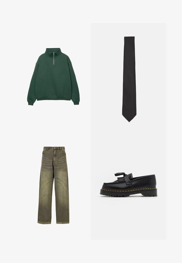 Sötétzöld, cipzáros pulóver, magas gallérral. Puha anyagból készült, esésű vállakkal és bordázott mandzsettákkal, valamint alsó részével.; Két rövid ujjú ing: az egyik fehér, a másik világoskék. Mindkettő gombos előlappal, galléros nyakkivágással, sima pamut anyagból készült, és szabványos szabású.; Olíva zöld farmerből készült bővülő szárú farmernadrág, ívelt varrásokkal, klasszikus gombos záródással és elhalványult hatással.; Fekete bőr mokaszin, rojtos díszítéssel, masszív fekete talppal és sárga varrással az élén. Texturált felület.; Simítás anyagú fekete nyakkendő, karcsú, hosszúkás formával, hegyes végű, minták vagy díszítések nélkül.