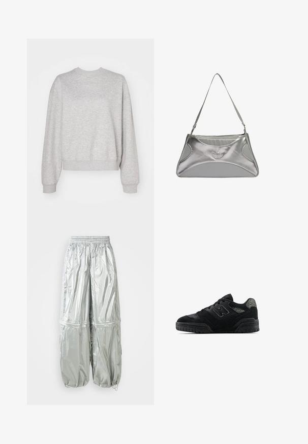 Lichtgrijze sweatshirt met een klassieke ronde hals, verlaagde schouders en ribgebreide manchetten en zoom. Zachte textuur en een ontspannen pasvorm.; Zilveren lichtgewicht cargo-broek met een glanzende textuur, elastische tailleband, gebonden manchetten en twee grote zijzakken.; Zwarte low-top sneaker met een gestructureerde zool, vetersluiting, suède panelen en een patroonaccent op de hiel en het zijlogo.; Zilveren metallic handtas met een slank, gestructureerd ontwerp, voorzien van een textuur-holte, een schouderband en een reliëflogo-accent.