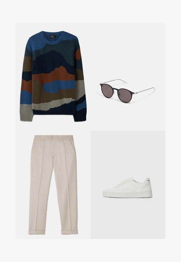 Pull en tricot avec un col rond et des motifs texturés variés dans des teintes de bleu, vert, marron et gris, avec des accents en torsades.; Filippa K TERRY CROPPED TROUSERS - Pantalon classique - sage melange; Baskets en cuir blanc avec une finition lisse, bout arrondi, lacets plats et semelle texturée. Présente un logo discret sur le talon.; Lunettes de soleil noires rondes avec verres sombres et branches en métal fines. Comprend des embouts transparents et des accents argentés au niveau de la charnière. Design minimaliste.