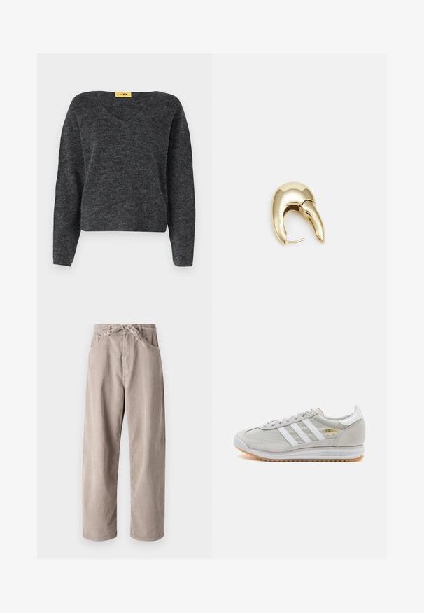 JJXX JXEVI - Džemper - dark grey; Beige kammkootud püksid, millel on mugav lõige, paelaga vöökoht, kaks eesmist taskut ja vertikaalne soonik tekstuur.; Heled hallid tossud, mis on valmistatud nubukist ja võrgust, millel on kolm valget triipu, ümmargune varvas ja kummist tald. Kuldne logoelement paelte lähedal.; Kuldtooni metallist kõrvarõngas, millel on elegantne ja kaarjas disain. Omab silmapaistvat teravat kuju, poleeritud pinda ja hingesulgemist.