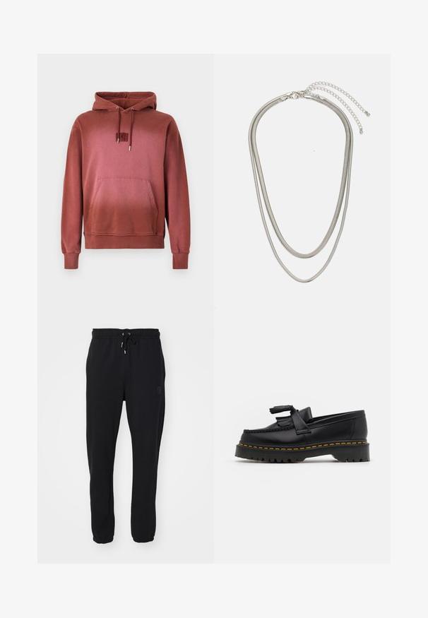 Červená mikina s kapucňou vyrobená z mäkkého materiálu, s predným vreckom, rebrovanými manžetami a malým logom na hrudi.; Čierne tepláky s elastickým pásom a nastaviteľnou šnúrkou, s manžetami na členkoch a diskrétnym logom na boku.; Čierne kožené loafre s detailom na strapcoch, s masívnou čiernou podrážkou a žltým prešitím pozdĺž okraja. S textúrovaným povrchom.; Trojvrstvový náhrdelník zo strieborného kovu s elegantnými, flexibilnými reťazami s jemným leskom, zabezpečený sponou typu langusta a nastaviteľným reťazcom.