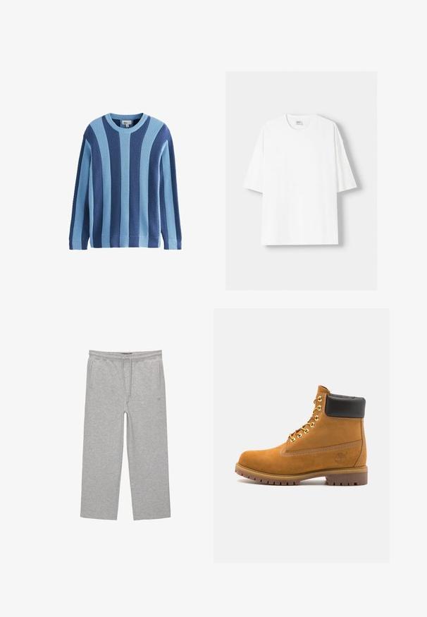 Gestrickter Pullover mit wechselnden Texturen in hellblau und dunkelblau, rundem Ausschnitt und gerippten Bündchen und Saum.; Weißes kurzärmliges T-Shirt aus Baumwolle mit Rundhalsausschnitt und lockerer Passform. Glatte Textur, ohne sichtbare Muster oder Akzente.; Graue Baumwoll-Loungehosen mit elastischem Bund, Kordelzug und zwei seitlichen Taschen; gerader Schnitt, weiche Textur, ohne Muster.; Beige Wildleder-Ankle-Boot mit schwarzem gepolstertem Kragen, goldenen Metallösen, weißen Nähdetalben und einer robusten Gummisohle mit ausgeprägtem Profil.