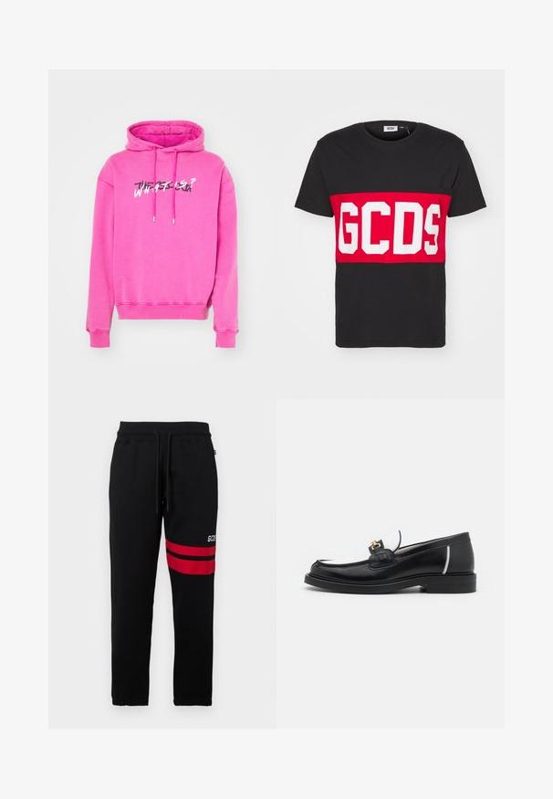 Roosa kapuutsiga sviiter, millel on nööriga kapuuts, ribatud varrukad ja graafiline print, mis ütleb "MIS ON?" kontrastsetes värvides ees.; GCDS BAND LOGO REGULAR - Trükipildiga T-särk - black; Mustade dressipüksid kontrastsete punaste triipude ja logoga külgedel. Omavad elastset vöökohta paelaga ja kitsenevaid pahkluusi.; Must have must kastanaga sääniga, valgete aktsentide ja kuldsete detailidega. Omab tekstuuriga paika ja kuhjatud kontsa.