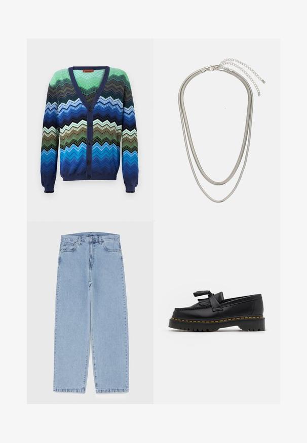 Multikrāsainu zigzaga rakstu džemperis. Izgatavots no adīta auduma, ar tumši zilām V formas kakla izgriezuma, pogu aizdari un ribotām piedurknēm.; Gai zila džinsu bikses ar taisnu kāju dizainu, kas piedāvā vidēju vidukļa augstumu, piecas kabatas un pogas un rāvējslēdzēja aizdari.; Melnas ādas mokasīni ar pērlītēm uzsvaru, ar masīvu melnu zoli un dzeltenu šuvumu gar malu. Ar teksturētu apdari.; Trīslīmeņu sudraba metāla kaklarota ar gludām, elastīgām ķēdēm, kas spīd, droši piestiprināta ar omā uzgali un regulējamu ķēdi.