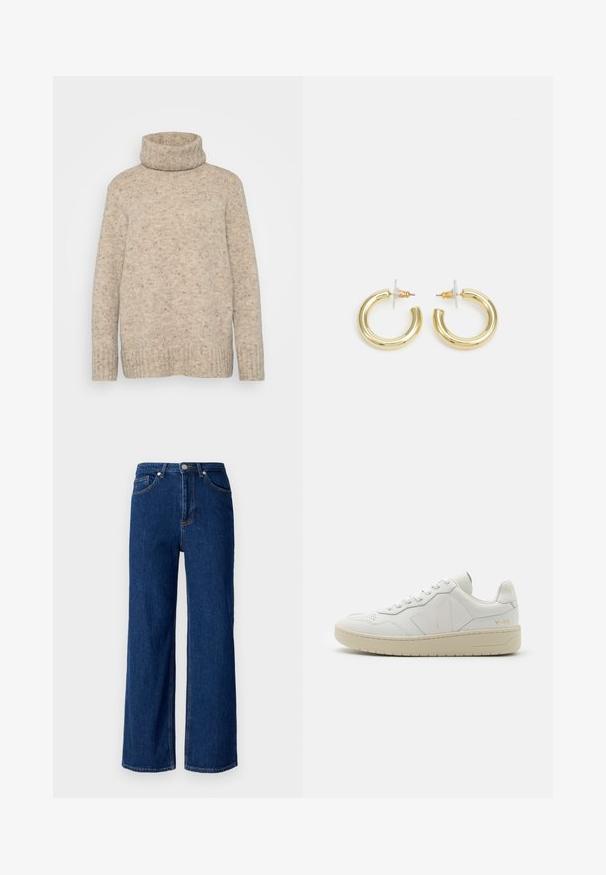 Vero Moda Petite VMINGRID beżowy; Jeans w szerokich nogawkach w ciemnoniebieskim kolorze, z klasycznym pięciopocketowym wzorem, subtelnym przeszyciem i metalowym zapięciem na guzik w talii.; Białe skórzane sneakersy z perforowanym przodkiem, kontrastującą beżową gumową podeszwą oraz akcentami logo po bokach i na pięcie. Minimalistyczny design.; Złote kolczyki w kształcie kółek o gładkim, błyszczącym wykończeniu. Okrągły design z małym klipsem i przezroczystym zapięciem zapewniającym bezpieczne noszenie.