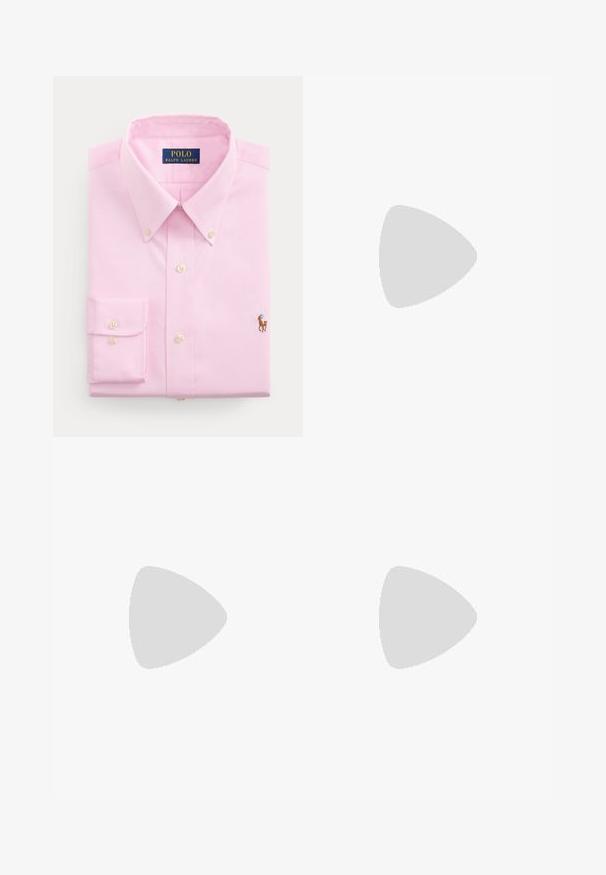 Hellrosa langärmliges Hemd mit Knopfleiste, spitzem Kragen, Perlmuttknöpfen und einem kleinen, gestickten Polo-Spieler-Logo auf der Brust.; Schwarze weit geschnittene Hosen aus einem glatten Stoff. Sie verfügen über einen mittelhohen Bund und frontale Falten, die eine maßgeschneiderte Silhouette bieten.; Bally CHARLEX - Business-Slipper - black; Schildpatt-Sonnenbrille mit gelben Gläsern. Pilotenschnitt mit Doppelbrücke und metallischen Akzenten. Glatte Oberfläche und elegantes Design.; Perlenhalskette mit einem silberfarbenen Verschluss. Sie zeichnet sich durch runde weiße Perlen und ein dekoratives, mit Strasssteinen besetztes Mittelstück aus.